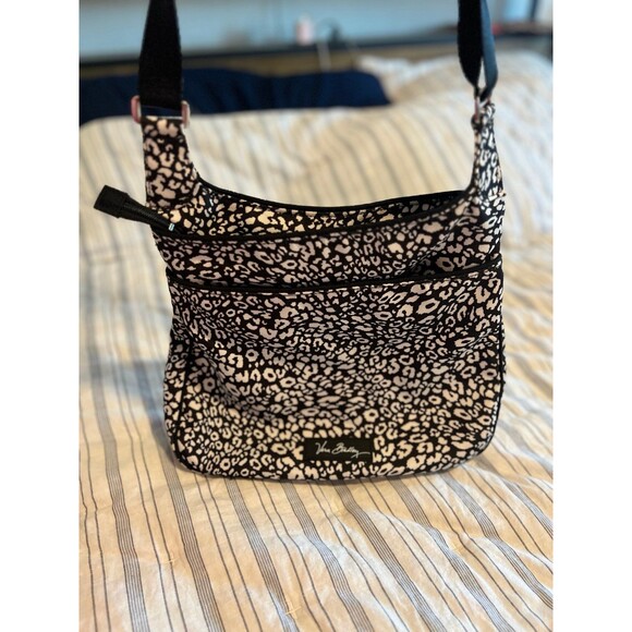 Vera Bradley Black & White Cheetah Print Pocketbook - Picture 2 of 11